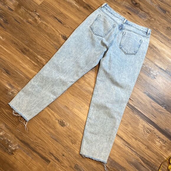 ASOS Denim  Distressed Step Hem Jeans - Picture 2 of 9